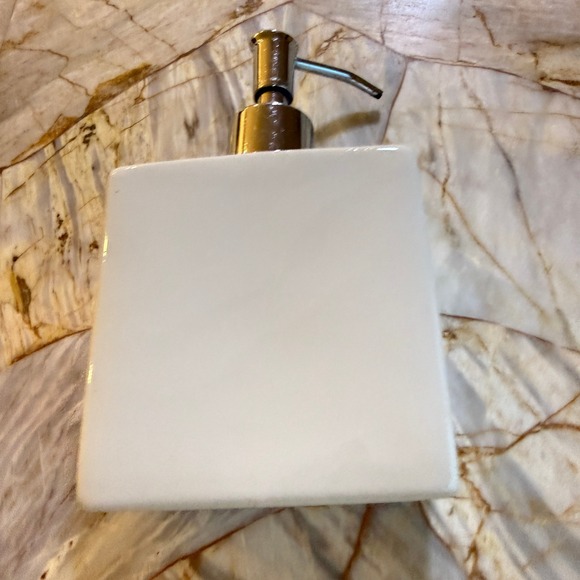 Harris Brothers Luxury Soap Dispenser White Ceramic Chrome Pump New York - Picture 8 of 8